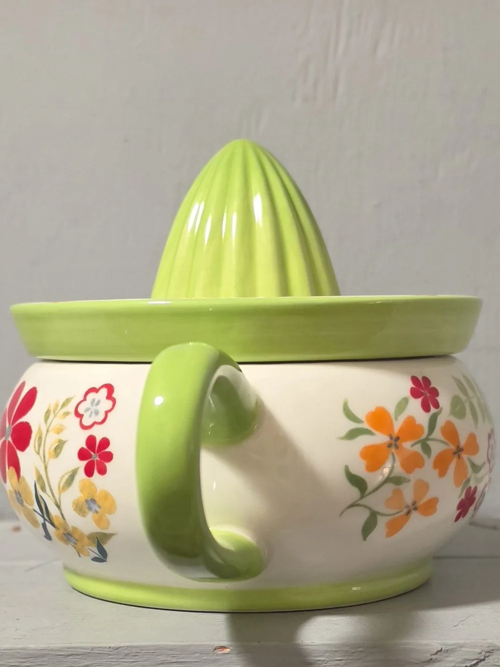 Ceramic Floral Citrus Juicer - Lime Green